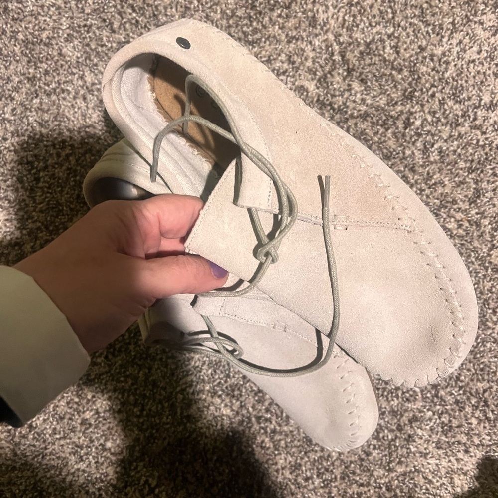 New! Women’s Bearpaw casual  Suede Moccasins - Cream